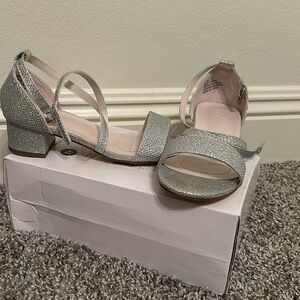 Purchased from David’s bridal NEVER WORN